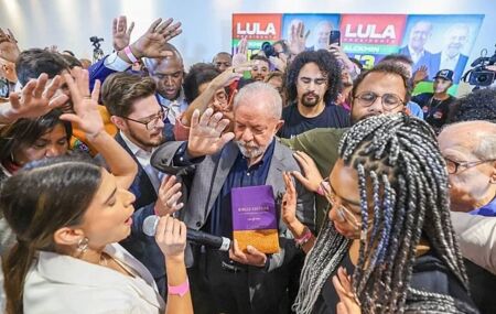 Lula com evang&eacute;licos. 