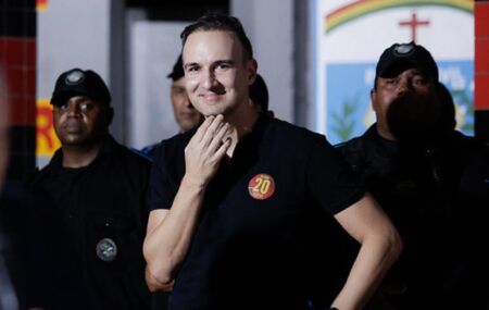 Matheus Souto Maior durante elei&ccedil;&atilde;o no dia 15 de dezembro.