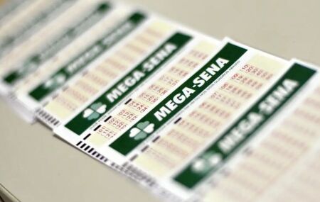 Cartelas da Mega-Sena.