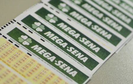 Cartelas da Mega-Sena.