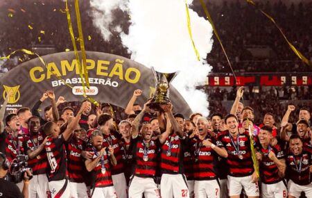 Flamengo comemora oitavo t&iacute;tulo de Campeonato Brasileiro no Maracan&atilde;.