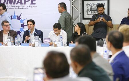 Ministro Silvio Costa Filho defende porto seco