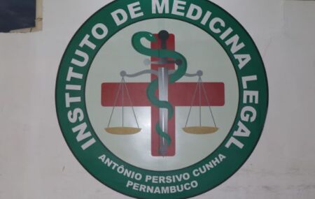 Fachada do IML, no Recife.