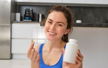 Anvisa orienta checar registro antes de consumir suplementos.