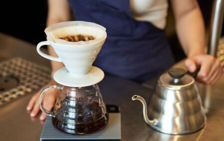 X&iacute;cara de caf&eacute; coado: simples, puro e sem adi&ccedil;&atilde;o de a&ccedil;&uacute;car, como sugere a ci&ecirc;ncia para aproveitar melhor os benef&iacute;cios.