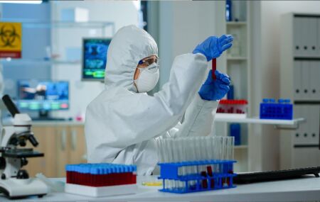 An&aacute;lise de amostras de influenza em laborat&oacute;rio epidemiol&oacute;gico para identificar varia&ccedil;&otilde;es do v&iacute;rus.