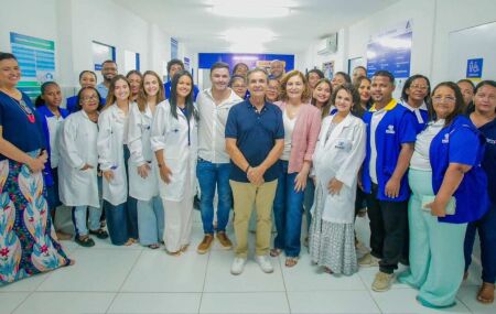Prefeito Carlos Santana inaugura nova unidade de sa&uacute;de em Ipojuca.