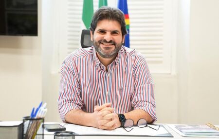 Prefeito de S&atilde;o Louren&ccedil;o da Mata Vin&iacute;cius Labanca.