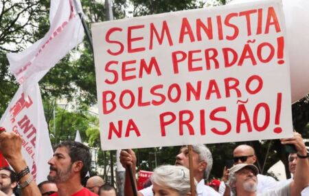 Protesto contra anistia a Bolsonaro.