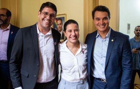 Raquel Lyra ao lado do prefeito de Camaragibe Diego Cabral. 