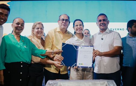 Raquel Lyra e Mano Medeiros em Jaboat&atilde;o.