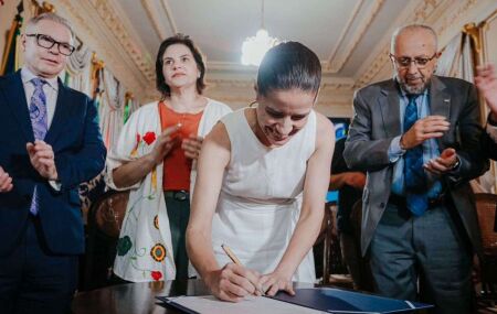 Raquel Lyra garante financiamento de R$ 1,2 bilh&atilde;o.