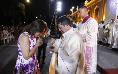 Governadora Raquel Lyra com dom Paulo Jackson.
