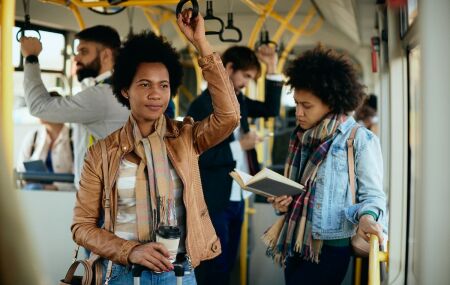 Tarifa zero pode substituir o vale-transporte no Brasil. 