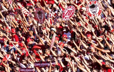 Torcedores da TJF - N&aacute;utico at&eacute; Morrer no est&aacute;dio.