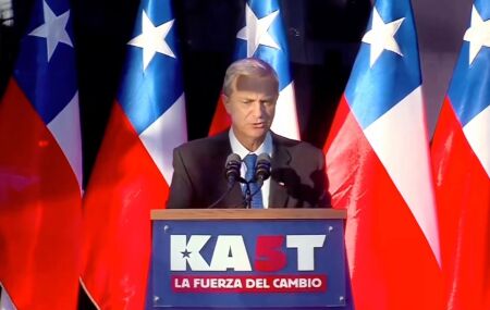 Jos&eacute; Antonio Kast foi eleito presidente do Chile neste domingo 
