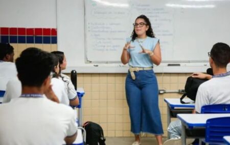 Aulas nas escolas estaduais de Pernambuco.