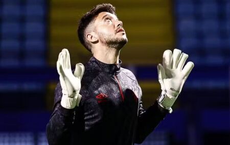 Ca&iacute;que Fran&ccedil;a entra em acordo com o Sport e deixa o Le&atilde;o.