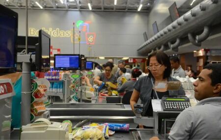 Caixa de supermercado.