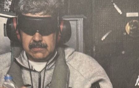 Primeira foto de Nicol&aacute;s Maduro ap&oacute;s sua captura e bombardeio &agrave; Venezuela