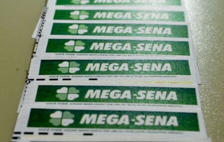 Cartelas da Mega-Sena.