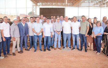 Eduardo da Fonte durante entrega para Assentamento Normandia, em Caruaru.