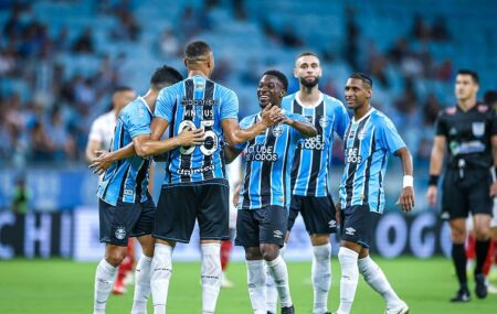 Elenco do Gr&ecirc;mio.