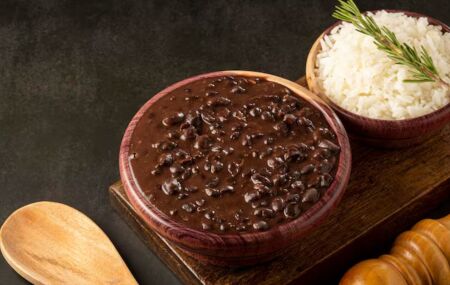 Feij&atilde;o cozido. 