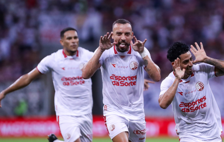 Paulo Sergio e Dod&ocirc; Comemorando gol