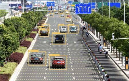 Novos radares com intelig&ecirc;ncia artificial conseguem identificar o motorista manuseando o aparelho mesmo atrav&eacute;s do para-brisa.