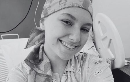 Influenciadora Isabel Veloso morre aos 19 anos ap&oacute;s meses de luta contra linfoma de Hodgkin