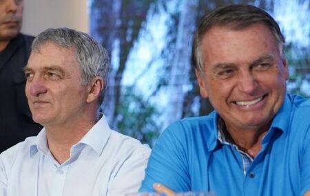 Jair Bolsonaro e seu irm&atilde;o Renato.