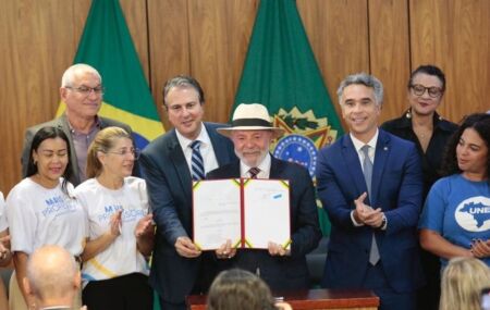 Lula e Camilo no lan&ccedil;amento do Bolsa Mais Professores