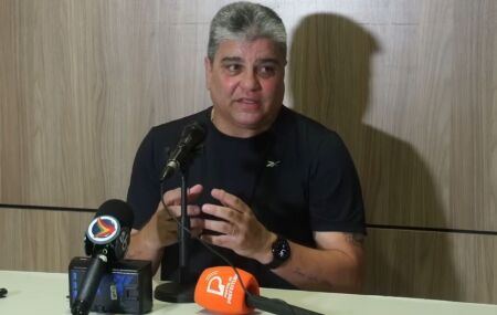 Marcelo Cabo, t&eacute;cnico do Santa Cruz.