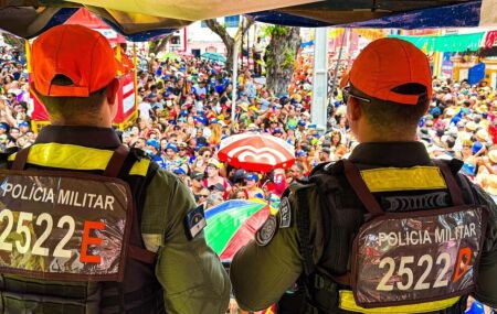 Pol&iacute;cia Militar de Pernambuco com efetivo presente durante per&iacute;odo carnavalesco