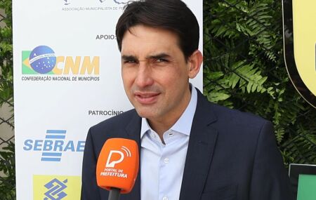 Ministro Silvio Costa Filho