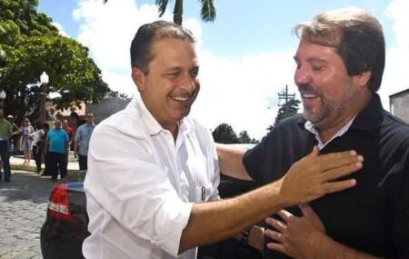  Eduardo Campos, ex-governador de Pernambuco e o ex-pefeito de Olinda, Renildo Calheiros.