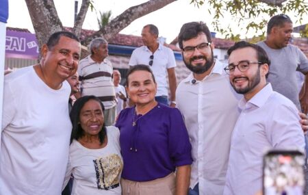 Professora Elcione e C&eacute;sar Ramos entregam Pra&ccedil;a do Sapoti revitalizada no bairro de Tabatinga, em Igarassu