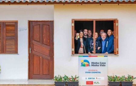 Presidente Lula dentro de habita&ccedil;&atilde;o do Minha Casa, Minha Vida.