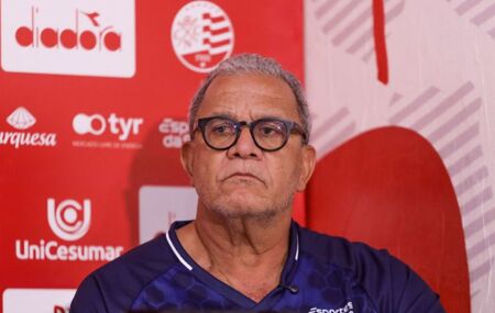 Coletiva Helio dos Anjos.