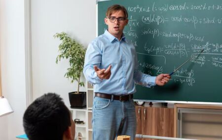 Novo piso salarial dos professores ainda n&atilde;o foi divulgado pelo MEC.