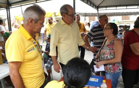 Prefeito de Jaboat&atilde;o, Mano Medeiros, na celebra&ccedil;&atilde;o dos 428 anos da Festa do Glorioso Santo Amaro.