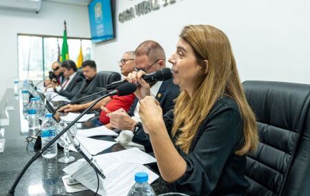 C&acirc;mara Municipal de Jaboat&atilde;o dos Guararapes em reuni&atilde;o sobre emendas impositivas.