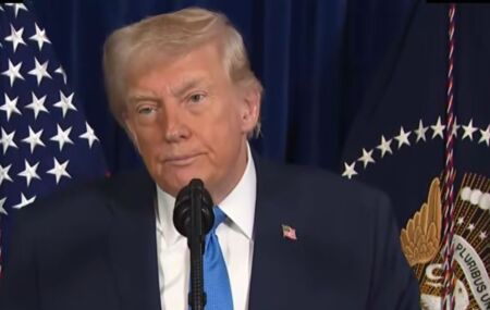 Presidente Trump em coletiva de imprensa. 