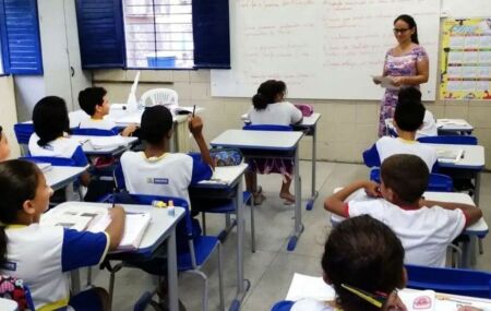 Professores da educa&ccedil;&atilde;o b&aacute;sica ter&atilde;o direito a isen&ccedil;&atilde;o do Imposto de Renda em 2026