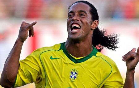 Carreira do craque Ronaldinho Ga&uacute;cho vai virar s&eacute;rie; confira detalhes