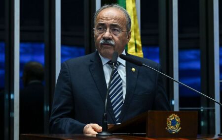 Senador Chico Rodrigues.