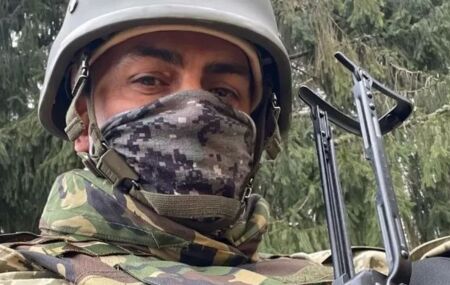 O soldado volunt&aacute;rio brasileiro Andr&eacute; Hack Bahi, que lutava ao lado das for&ccedil;as da Ucr&acirc;nia desde o final de fevereiro 