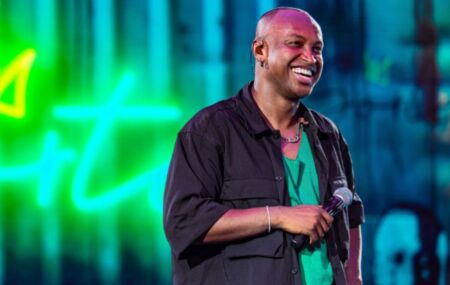 Thiaguinho agita o segundo dia do Festival Pernambuco Meu Pa&iacute;s Ver&atilde;o em Itamarac&aacute;