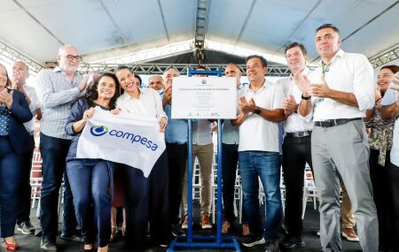 Governadora entrega nova etapa da Adutora do Agreste e garante abastecimento di&aacute;rio de &aacute;gua em Bezerros
